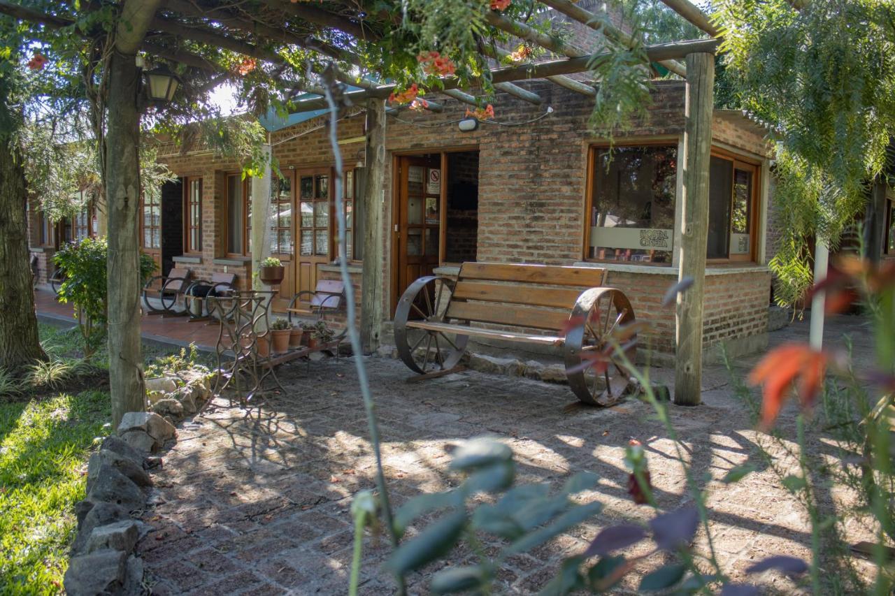 Hostal Canela Termas del Dayman Luaran gambar